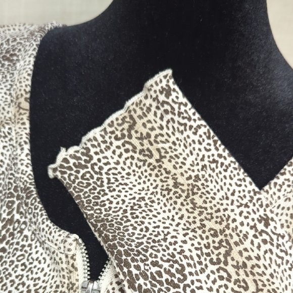 NWT Chaser Leopard Print Quarter Zip Long Sleeve Top SZ Small - Picture 5 of 9